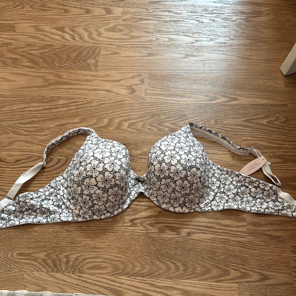 Victoria's Secret Black and White Bra Intimates